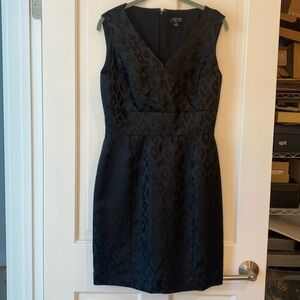 $300 Tahari 4 P petite black leopard cocktail dress knee length lbd
